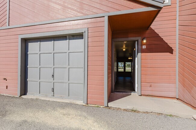 Foto del edificio - 21 W Golf Pl