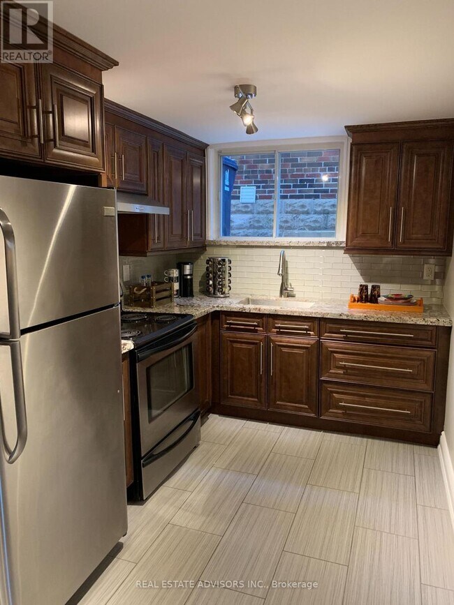 Photo du bâtiment - 72 Mendota Rd