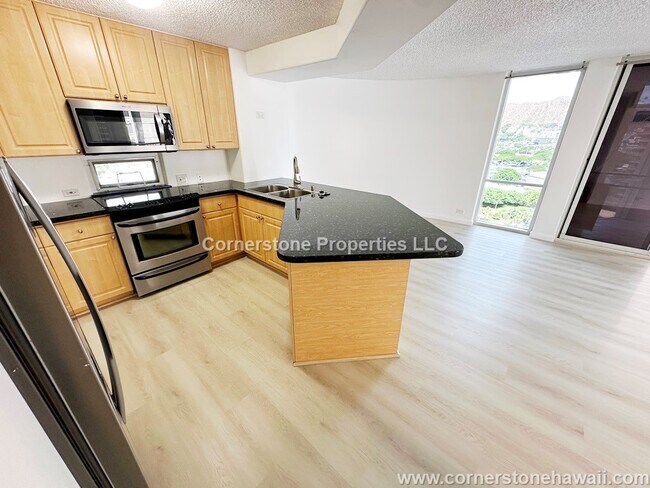 Building Photo - 1212 Nuuanu Ave