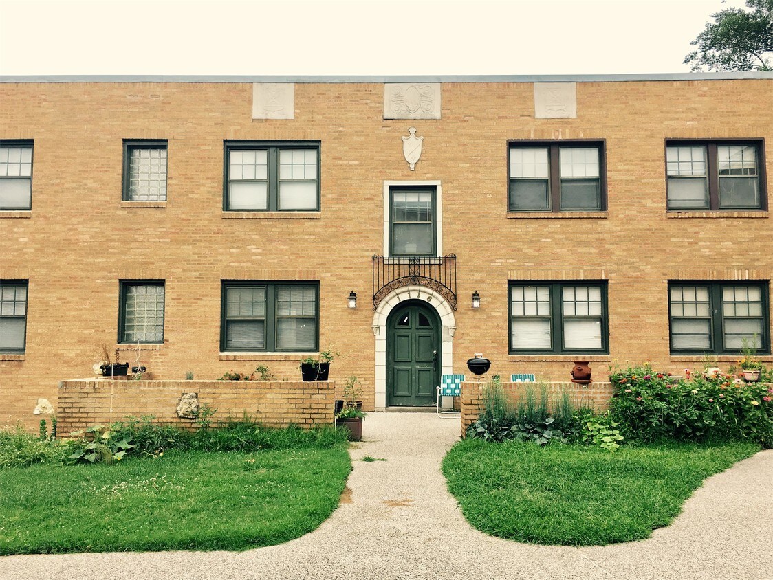 Primary Photo - 1116 W 45th St