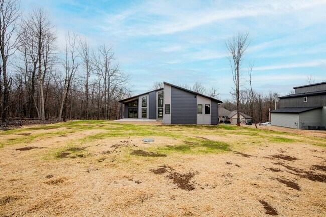 Building Photo - 4 Romine Pl