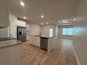 Building Photo - 2035 Hansel Hl Dr
