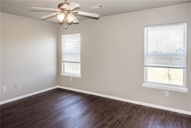 Foto del edificio - 6604 SW Springwood St