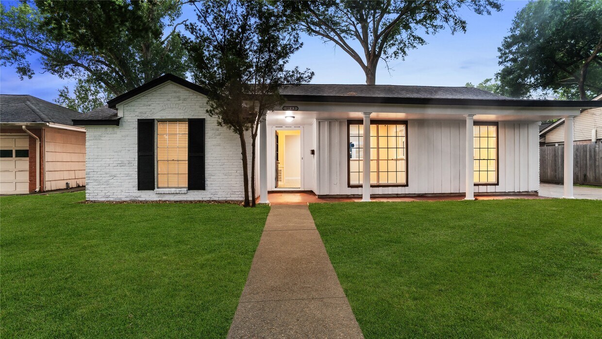 Foto principal - 9643 Val Verde St