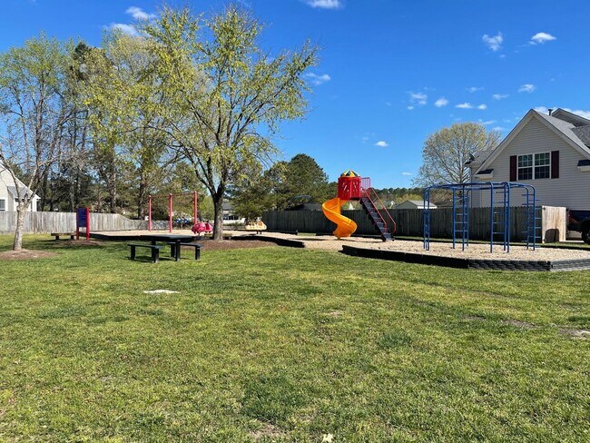 Building Photo - Bryant Farms