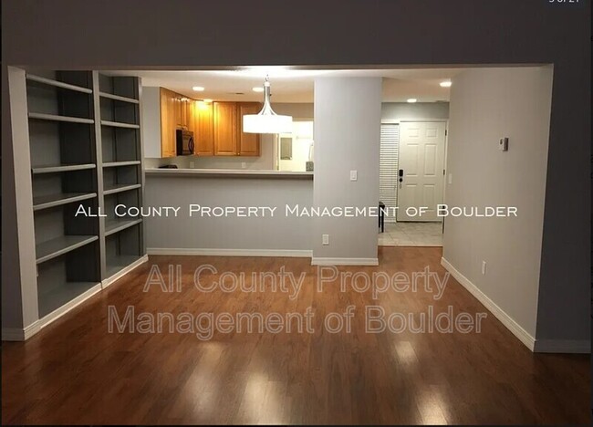 Building Photo - 2946 Kalmia Ave