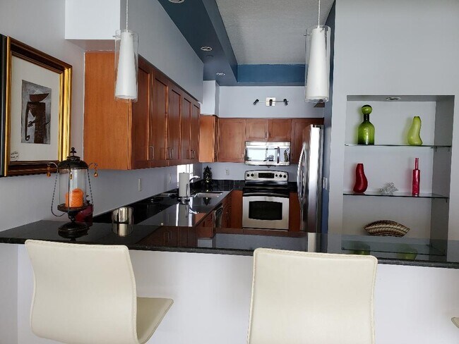 Foto del edificio - 6917 Collins Ave