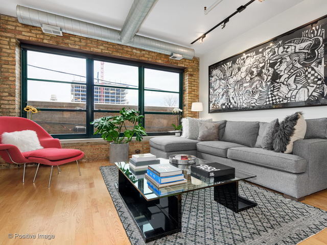 Building Photo - 1118 W Fulton St