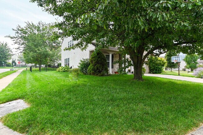 Building Photo - Spacious 4-Bedroom Haven with 2.5 Baths and Nearly 3,000 Sq Ft of Comfort in Indianapolis!