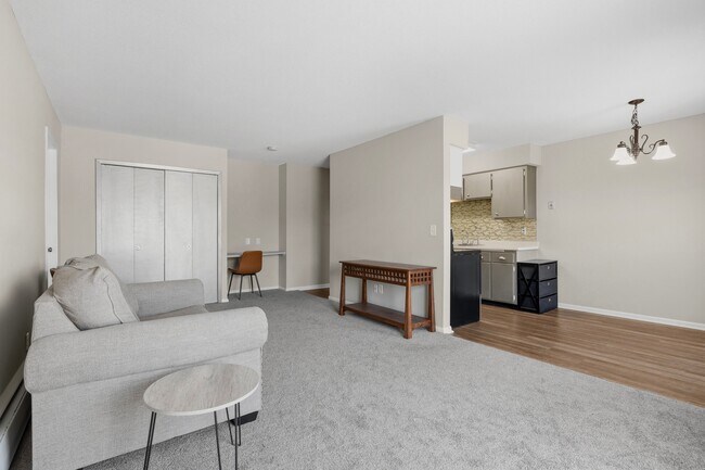 Foto del edificio - 810 9th Ave S