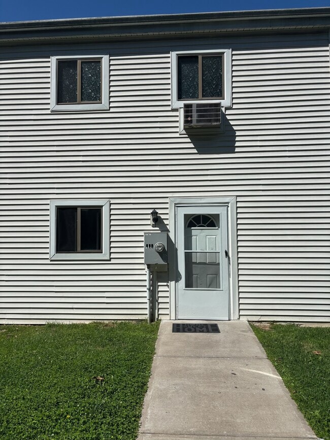 Building Photo - 126 Sutton Pl