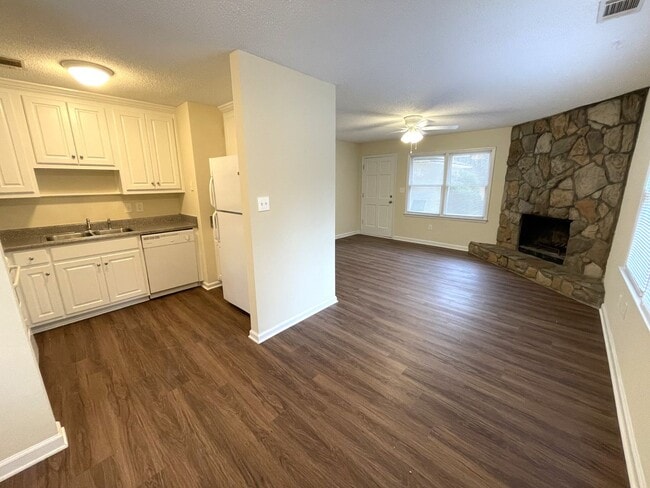 Building Photo - PARK RIDGE CT - 185/187
