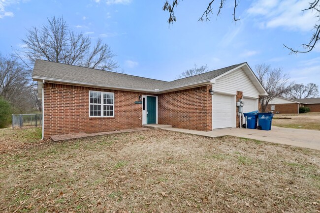 Building Photo - Pioneer Ln Duplex
