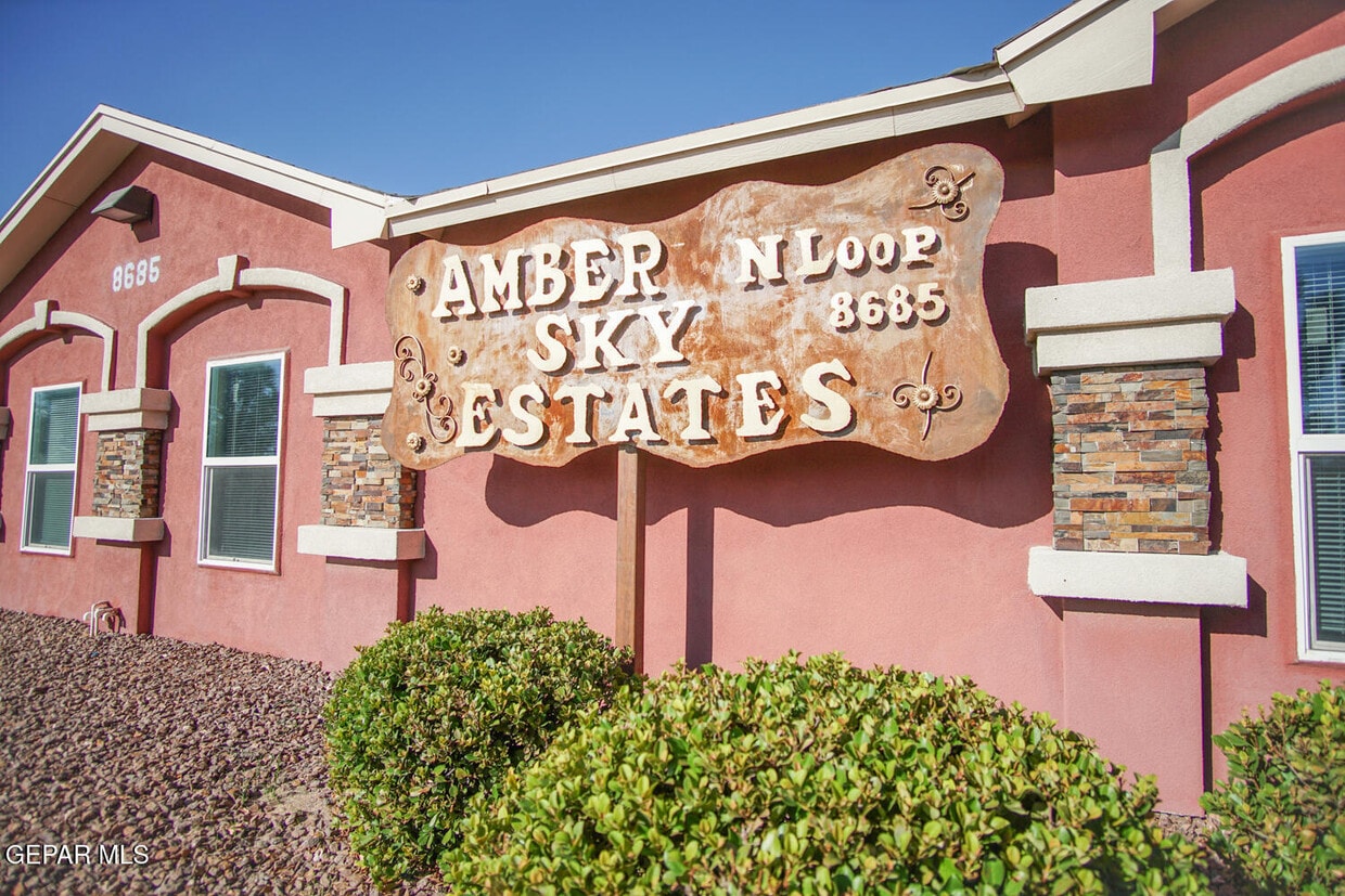 Primary Photo - 8685 N Loop Dr
