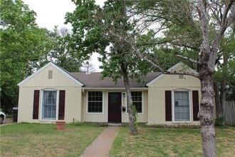 Building Photo - 1015 Milner Dr