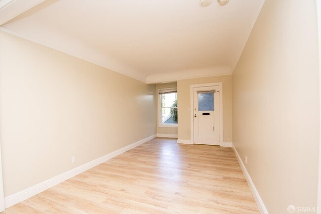 Building Photo - 207 Bonview St