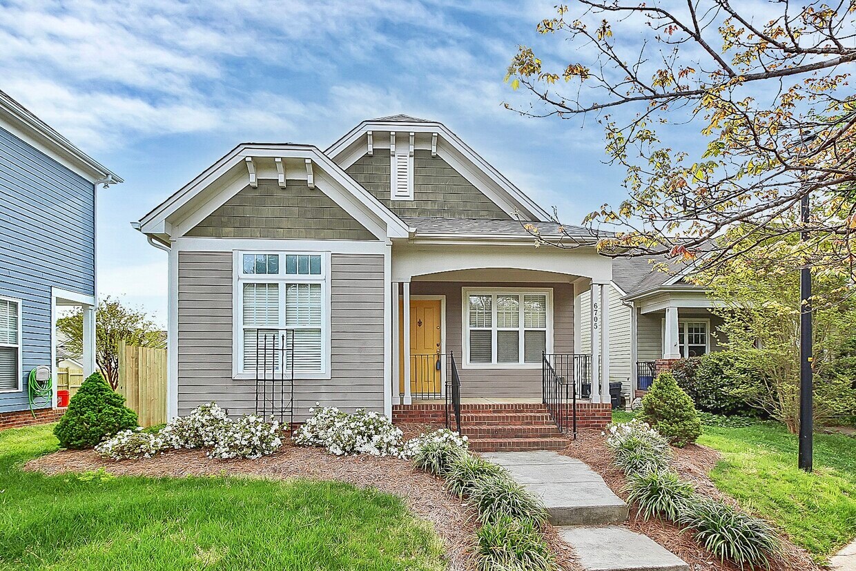 Primary Photo - 6705 E Douglas Park Dr