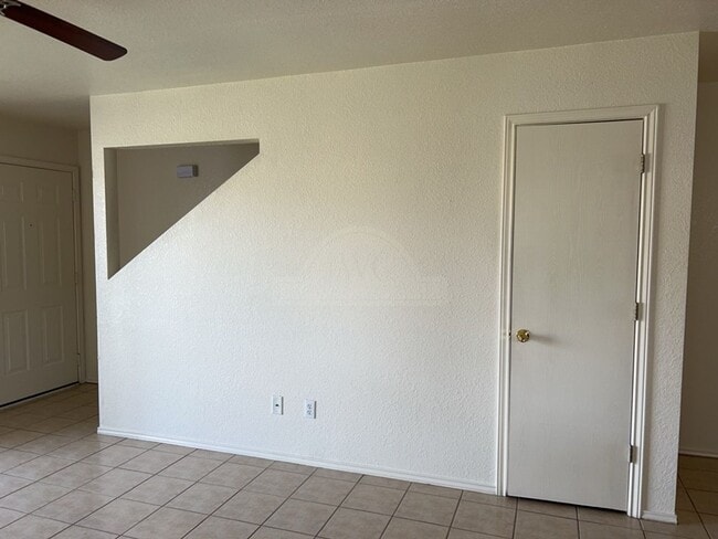 Building Photo - 4500 Deek Dr
