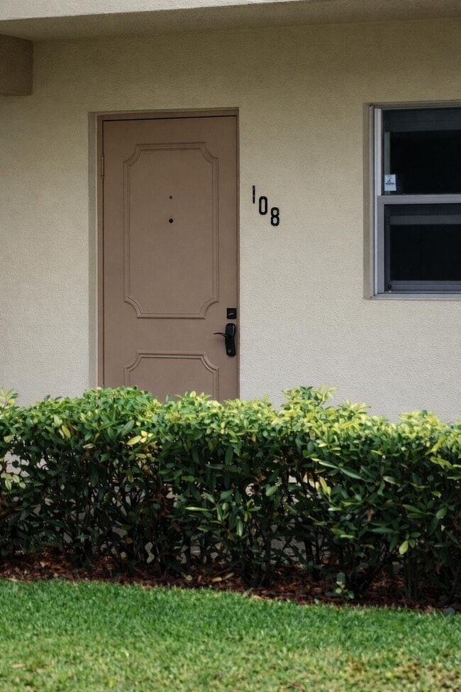Building Photo - 2800 Fiore Way
