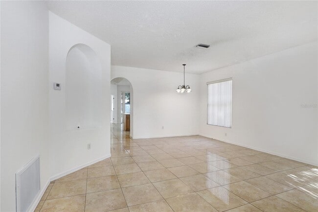 Building Photo - 930 Grand Canyon Dr