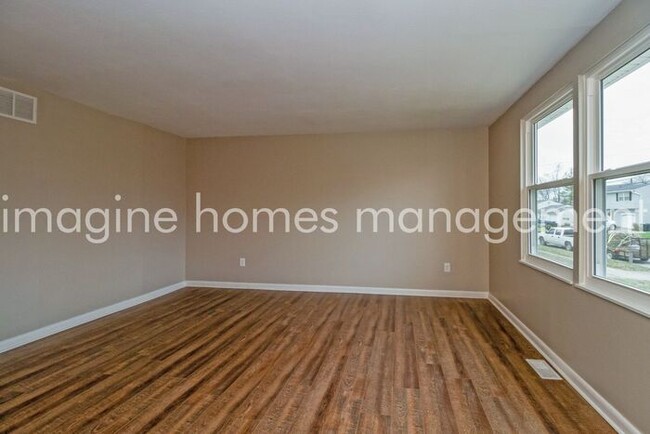 Foto del edificio - 867 Laverty Ln