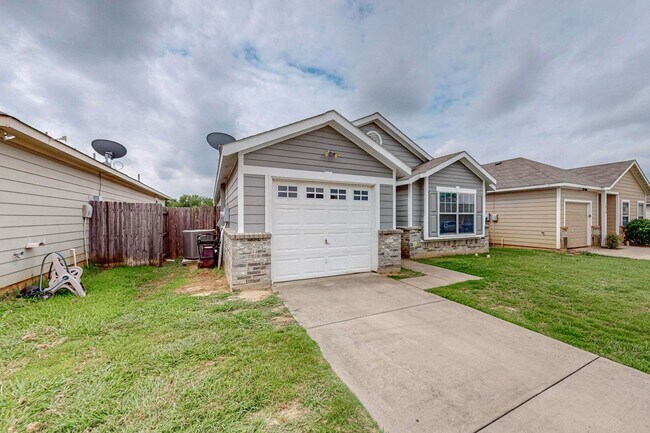 Foto del edificio - Adorable 3 bedroom 2 bath in Burleson Texas!