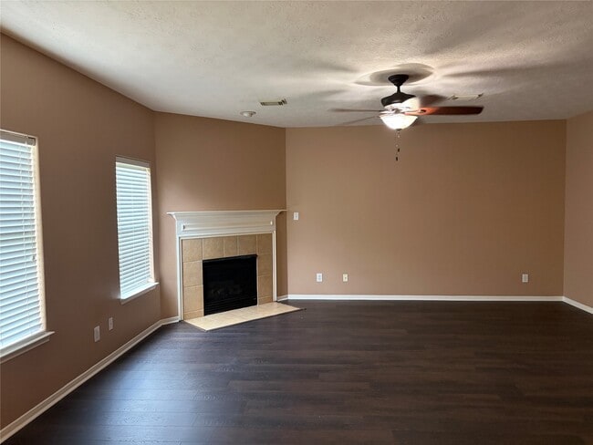 Building Photo - 410 Sunwood Glen Ln