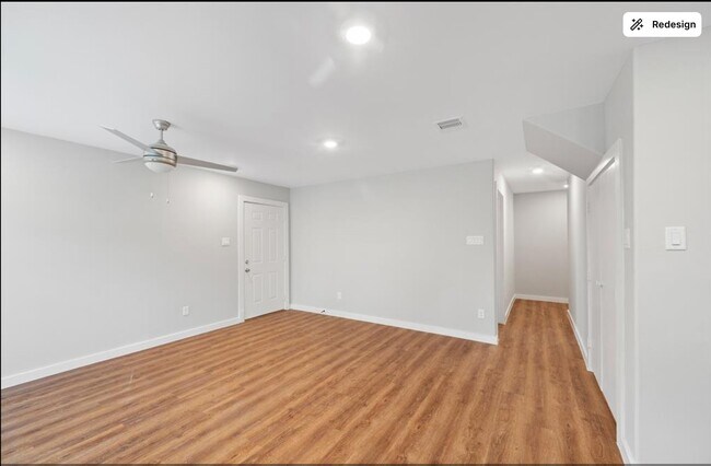 Foto del edificio - 6619 Bacher St