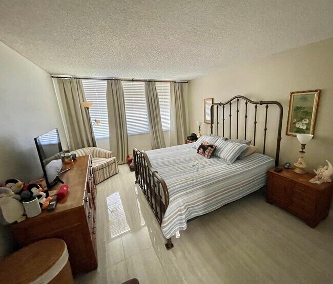 Foto del edificio - 800 Cypress Grove Dr