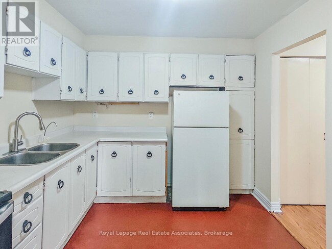 Photo du bâtiment - 5130A Dundas St W