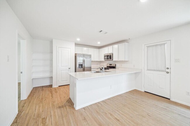 Building Photo - 18710 Clearwater Brk Dr