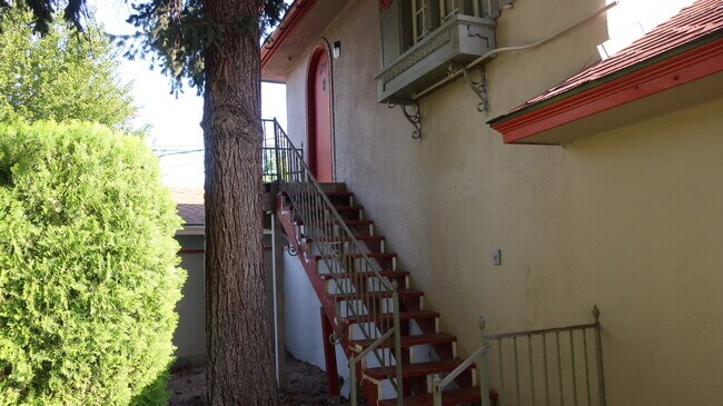 Foto del edificio - 527 1/2 Yakima St