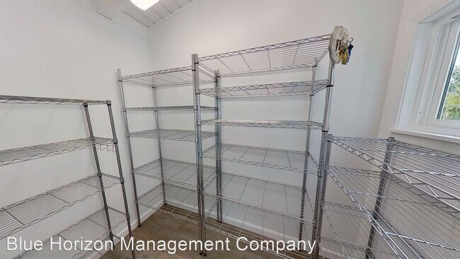 Building Photo - 3 br, 2 bath House - 312 Palisades Dr