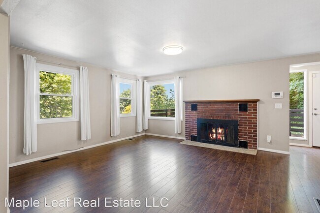 Building Photo - 2 br, 2 bath House - 13765 MacAdam Rd S