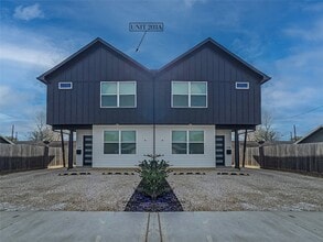 Building Photo - 203 Danna Ln