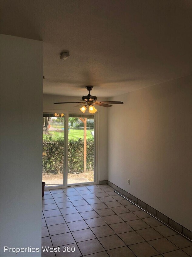 836838 NW Hill St, Camas, WA 98607 Room for Rent in Camas, WA