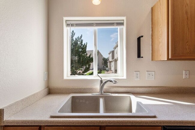 Building Photo - 7333 Little Jimmy Grove