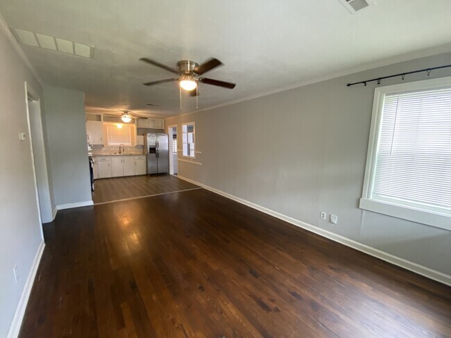 Foto del edificio - 6932 E 5th Pl