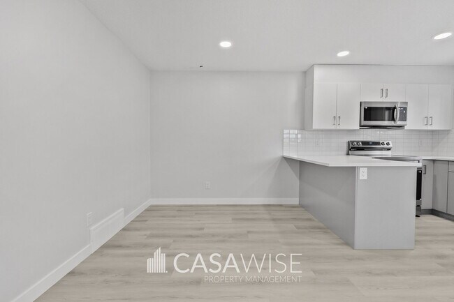 Photo du bâtiment - 10250-102157 157 St NW