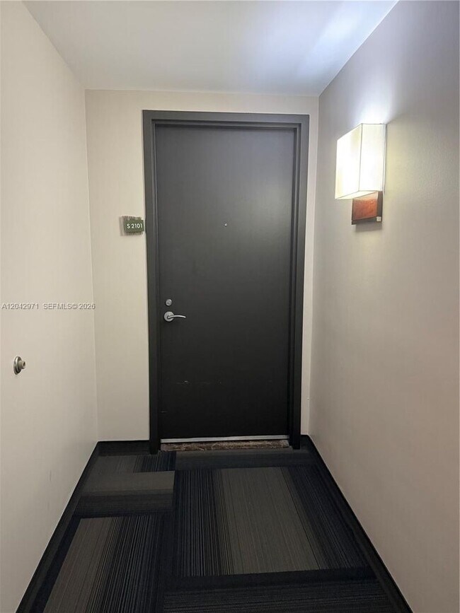 Foto del edificio - 2681 N Flamingo Rd