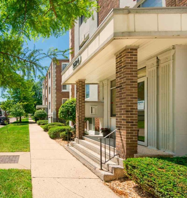 Capital Manor Apartments in Lansing, MI