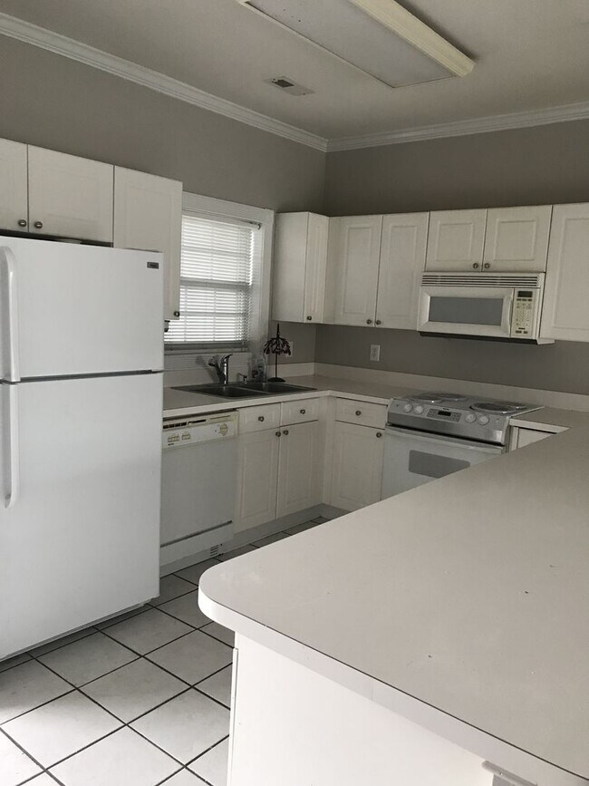 Foto del edificio - 9123 Meadow Vista Rd