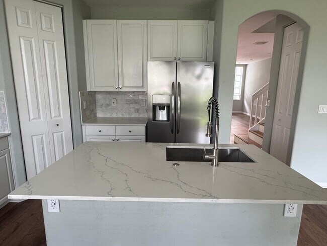 Building Photo - 4370 Legacy Ct