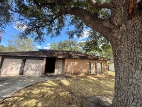 Building Photo - 527 Kingsbury Ln