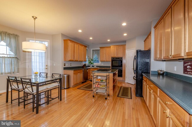 Building Photo - 9265 Lee Masey Dr