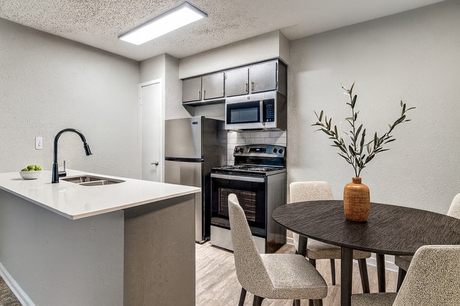 Foto del edificio - Palmilla Apartments