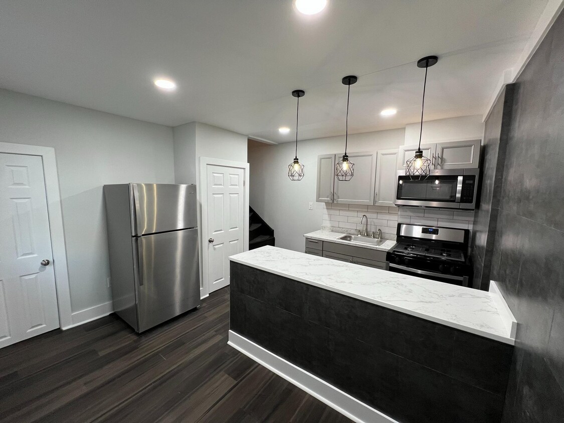 Foto principal - 2236-38 Cedar St Philadelphia, PA 19125