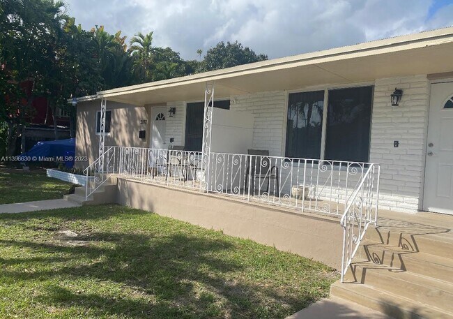 Foto del edificio - 3175 SW 27th Terrace