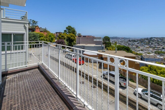 Foto del edificio - 512 Roosevelt Way