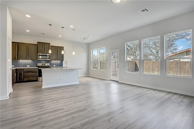 Foto del edificio - 1208 Limelight Ln